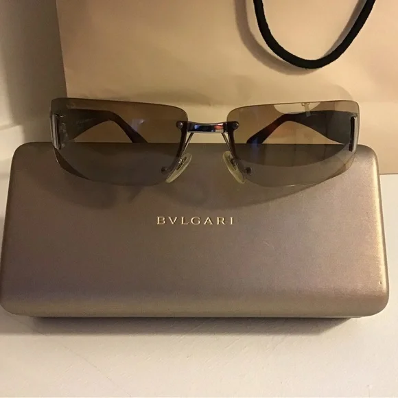 Gorgeous BVLGARI Sunglasses with Case - Picture 1 of 11